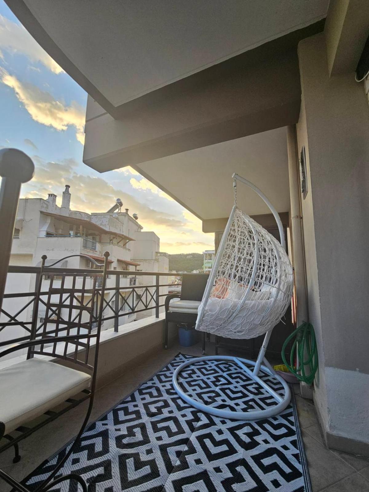 Appartamento La Vie Est Belle Kavala Esterno foto